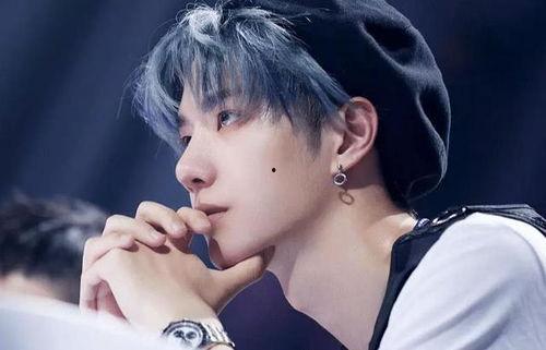 吴磊爆料王一博恋情视频,揭秘明星背后的甜蜜瞬间